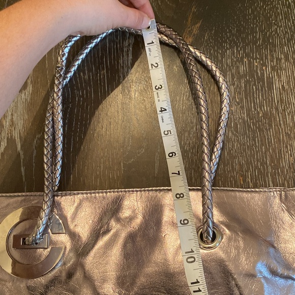 Elizabeth Grant Tote, Fully Lined in Silver with snap closure -NWOT - Picture 9 of 9